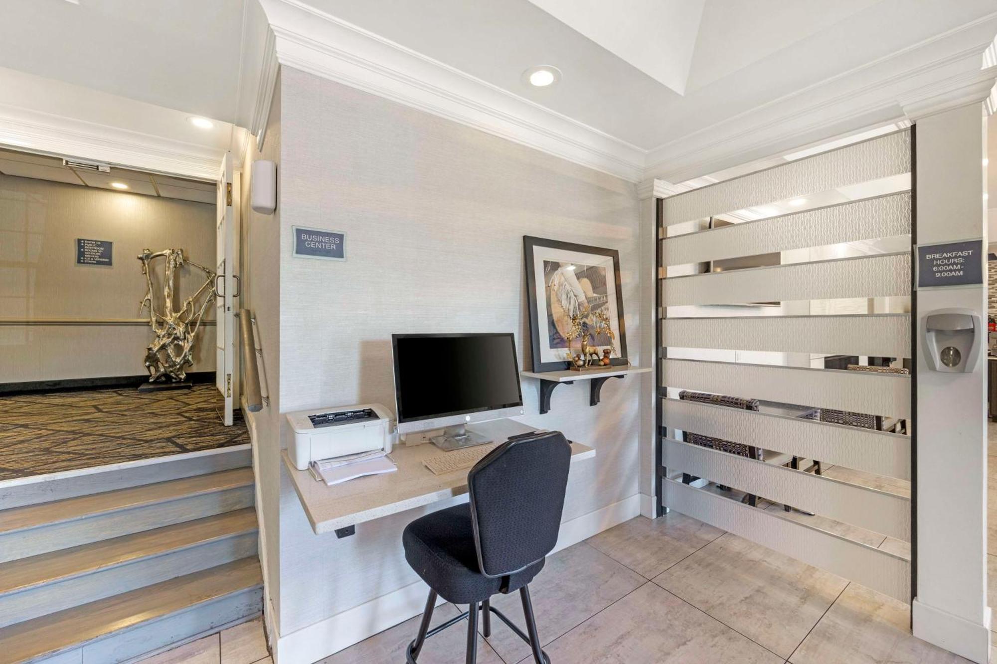Best Western Brentwood Esterno foto