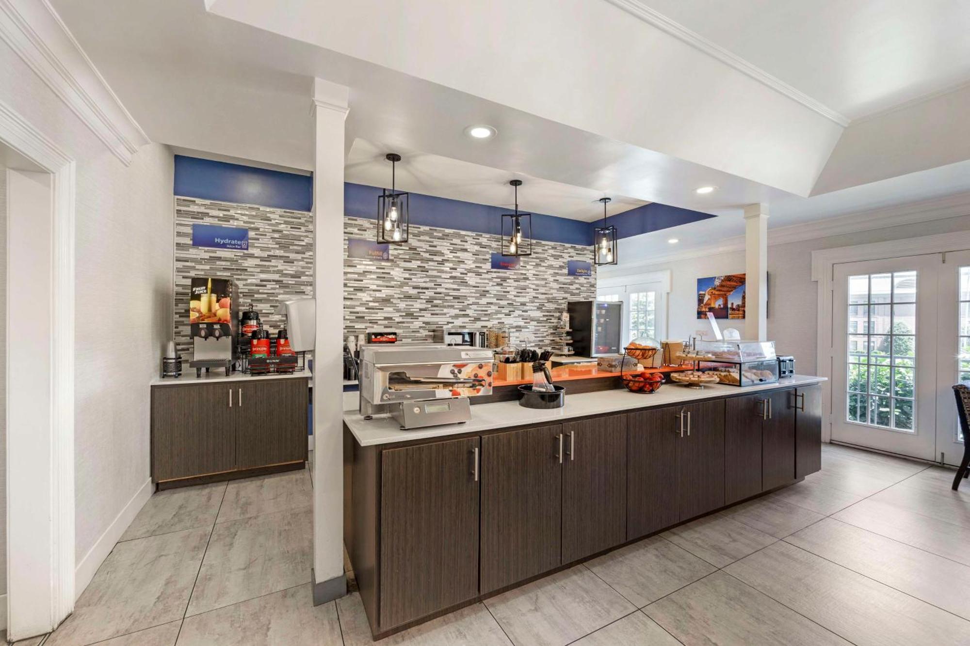 Best Western Brentwood Esterno foto